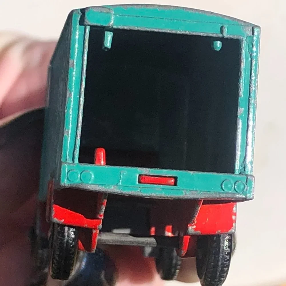 ❤️VINTAGE MATCHBOX Lesney Vintage Green and Red GMC Truck moderate wear 💚